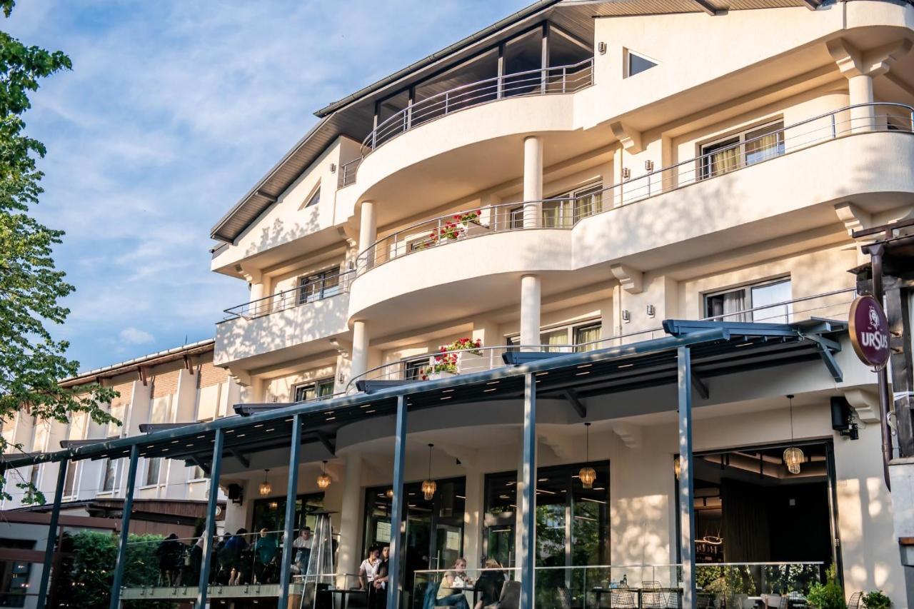 Hotel Thr Center Curtea De Arges Exterior photo
