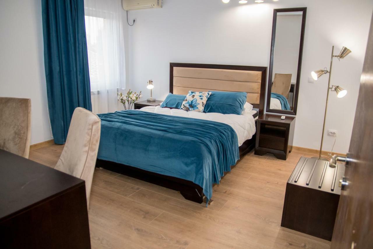Hotel Thr Center Curtea De Arges Exterior photo